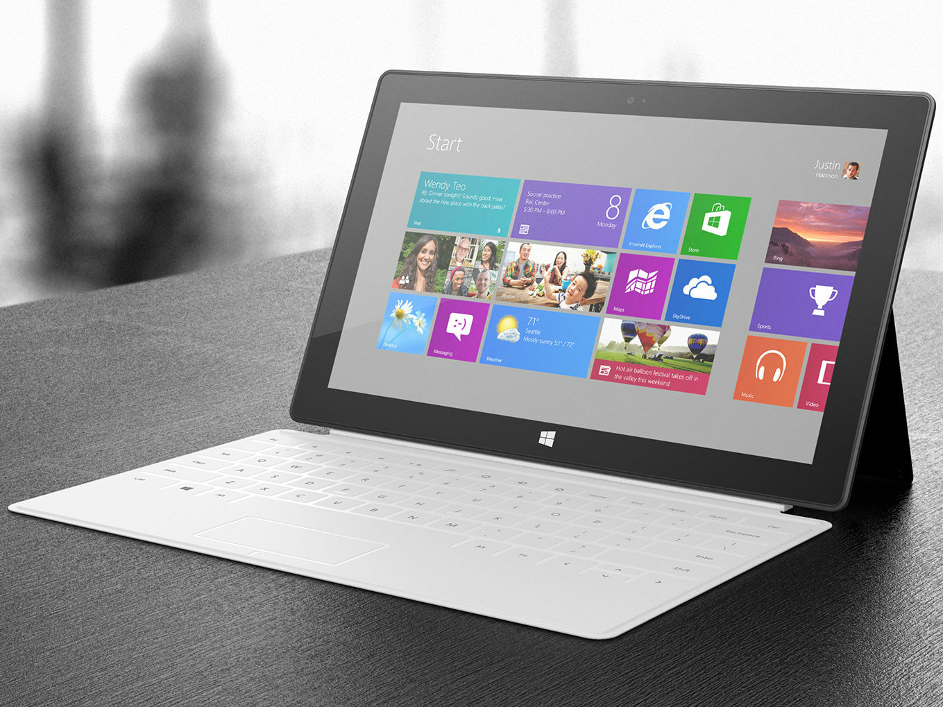 Microsoft Surface Pro vs Apple MacBook Air 11in