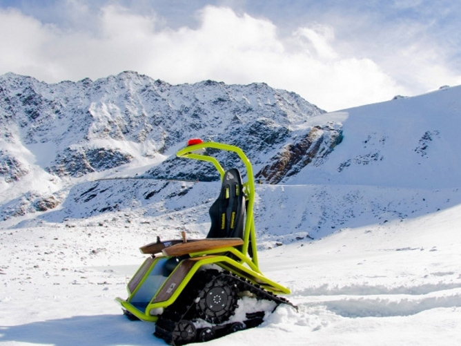 This tank-like wheelchair blasts over snow at 22mph