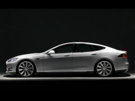 Tesla Model S Performance Plus to get UK drivers 300 miles on a single charge