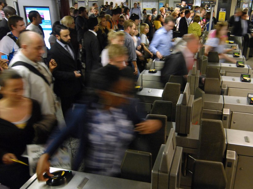 Oyster gets old: TfL will support contactless payments from 16th September