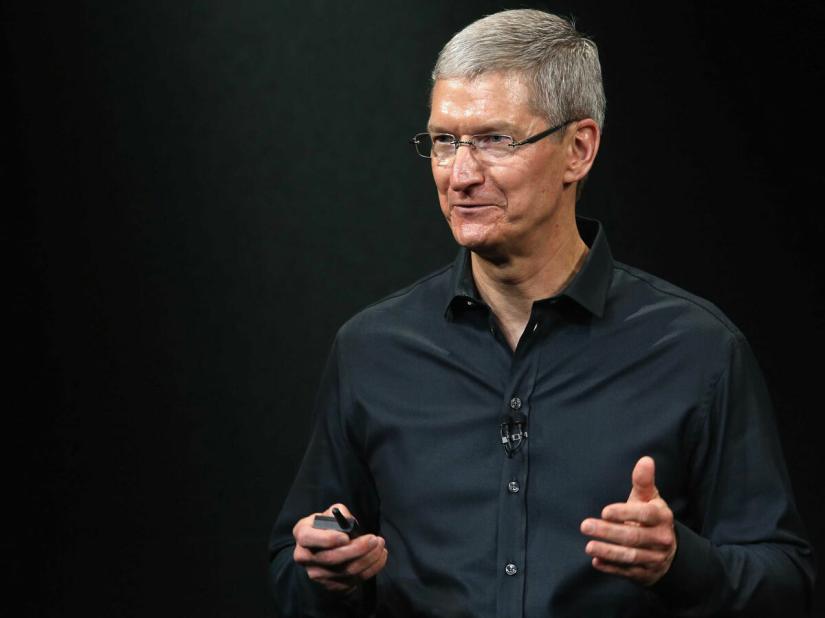 Fully Charged: Apple’s ‘iRing’ joke, Microsoft renames SkyDrive and driving coast to coast in a Tesla