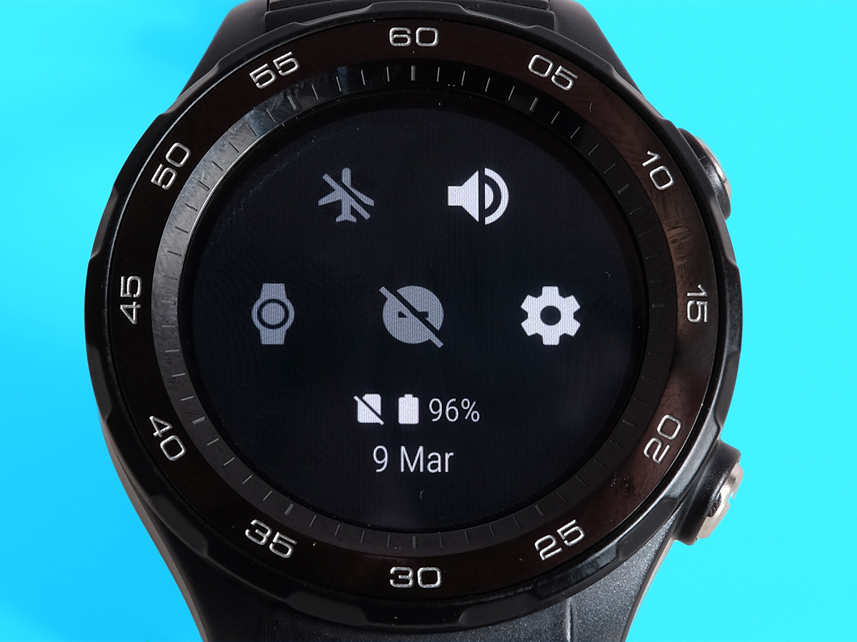 Android Wear 2.0 interface: a smoother journey