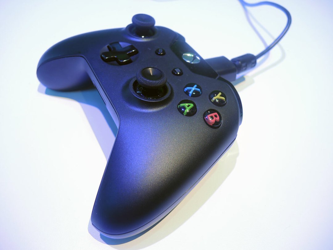 Say Goodbye to Input Lag With These Tried-and-True Xbox Controllers