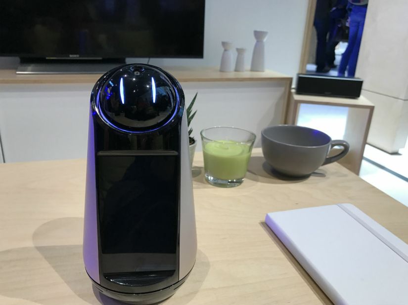 Sony’s charming little Xperia Agent robot will manage your home