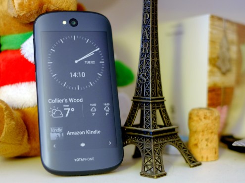 ‏YotaPhone 2 review