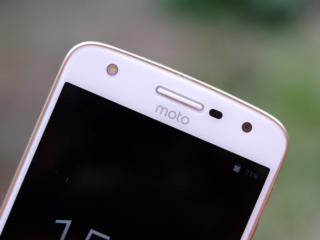 Moto Z Play review: Playmodo: Display, connectivity, battery life