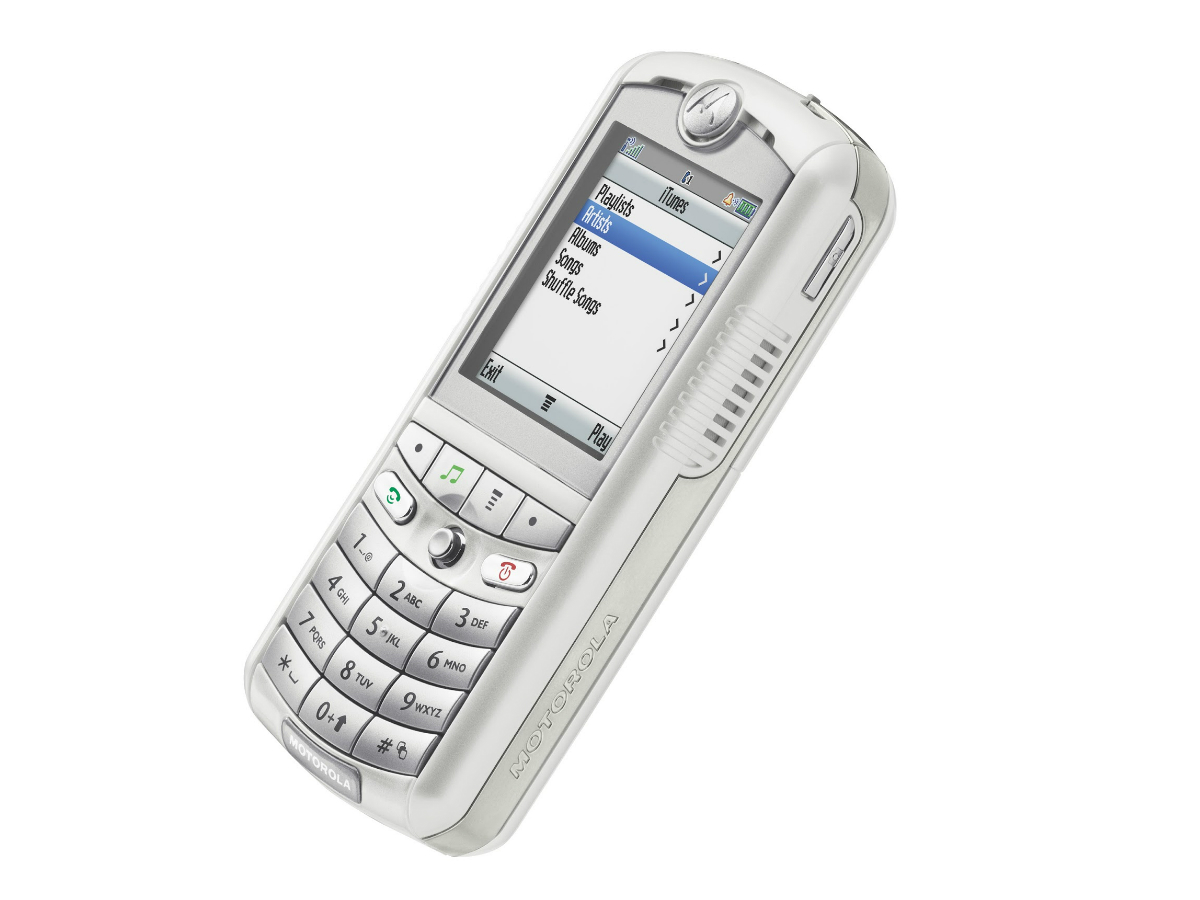 15 ugly phones: Motorola ROKR E1