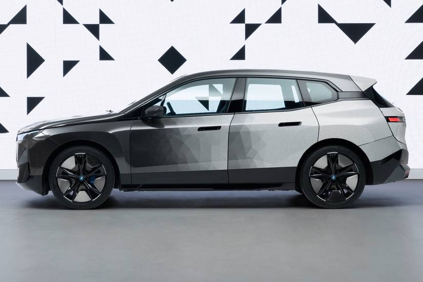 BMW’s iX Flow is a crazy car that really does change colour