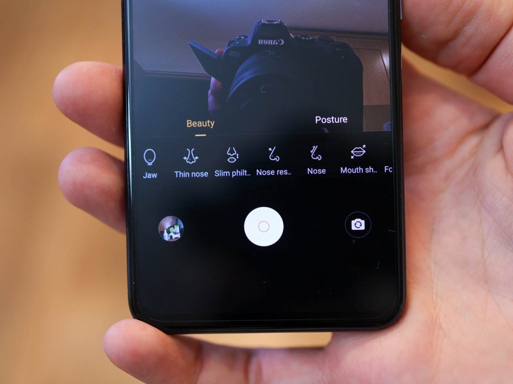 vivo V21 review: Flawless selfies