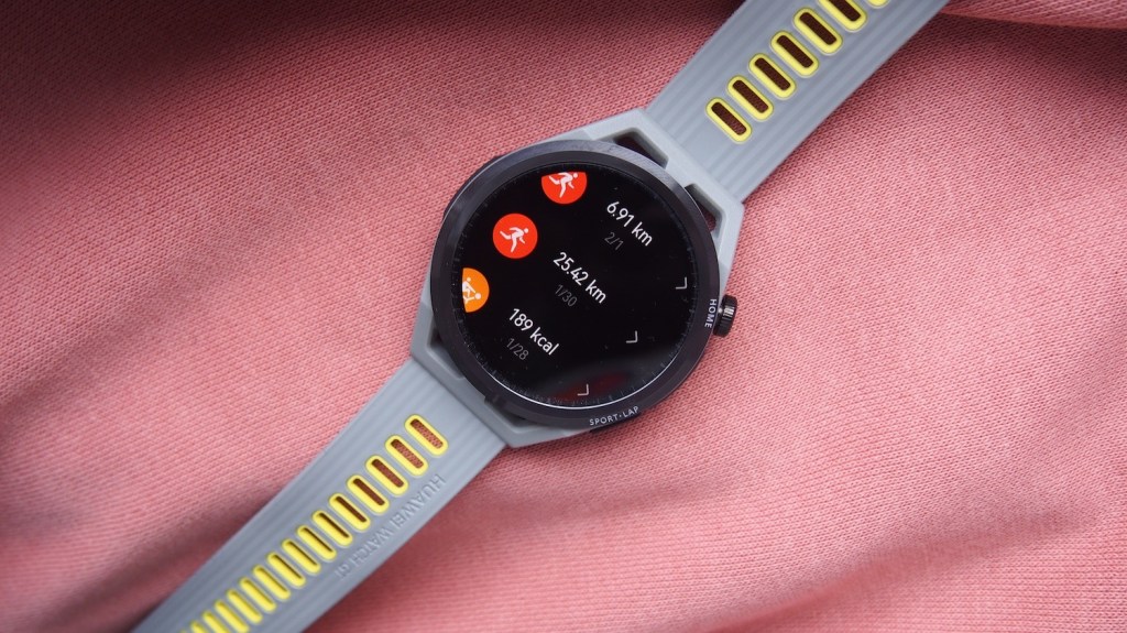 Huawei Watch GT Runner design & display
