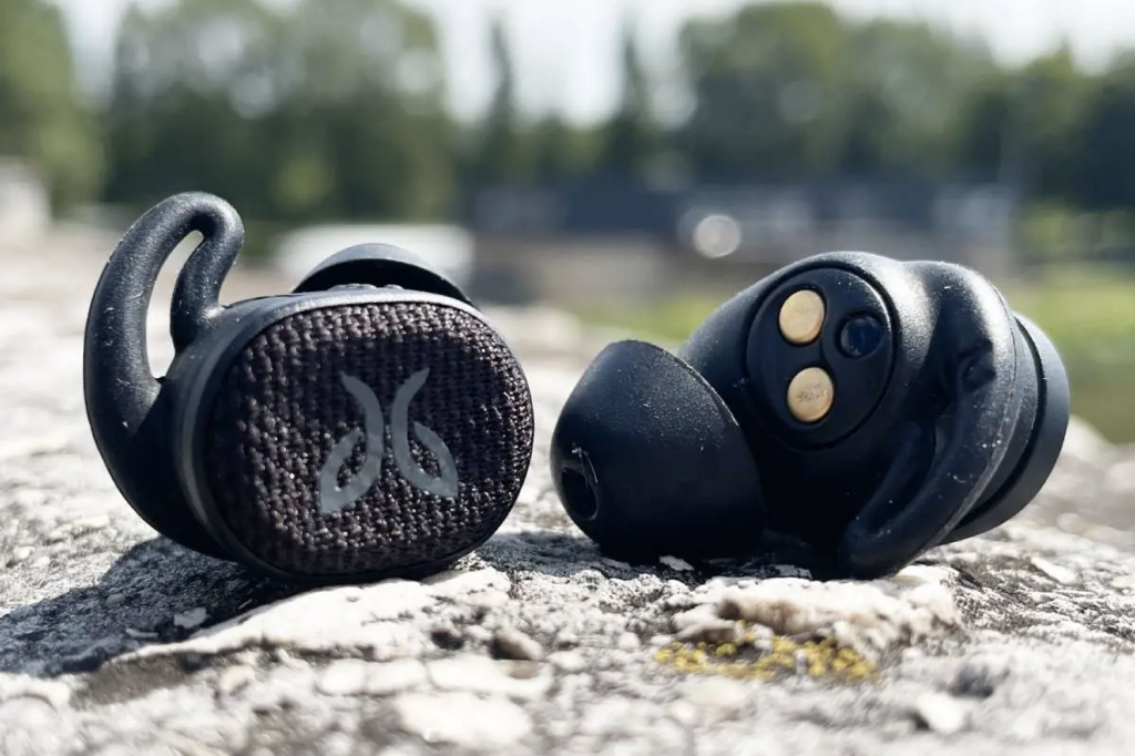 Best Running Headphones and Earbuds for 2024 - CNET