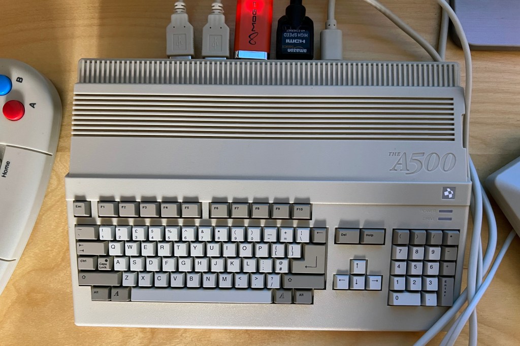 A500 Mini: New Amiga 500 Micro-Console Includes Many Classic Games