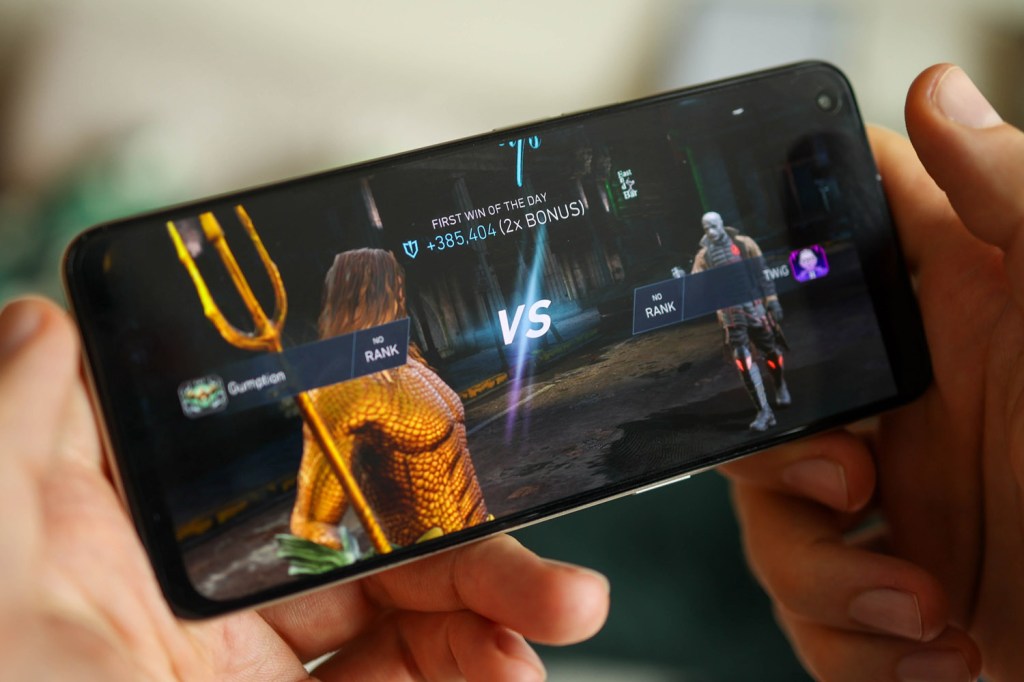 Stuff.tv Realme 9 smartphone review - in hand playing games