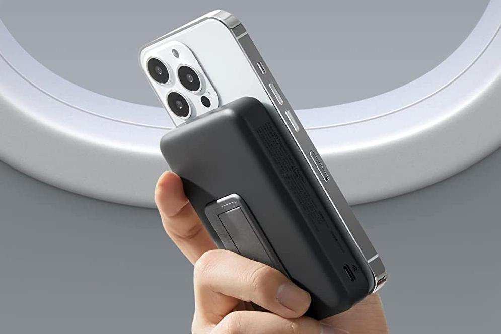 Anker's battery pack in hand
