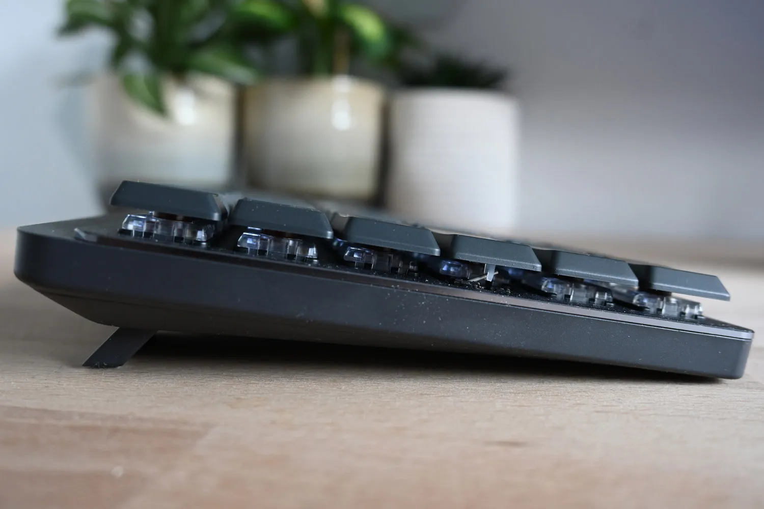 Stuff review Logitech MX Mechanical side view