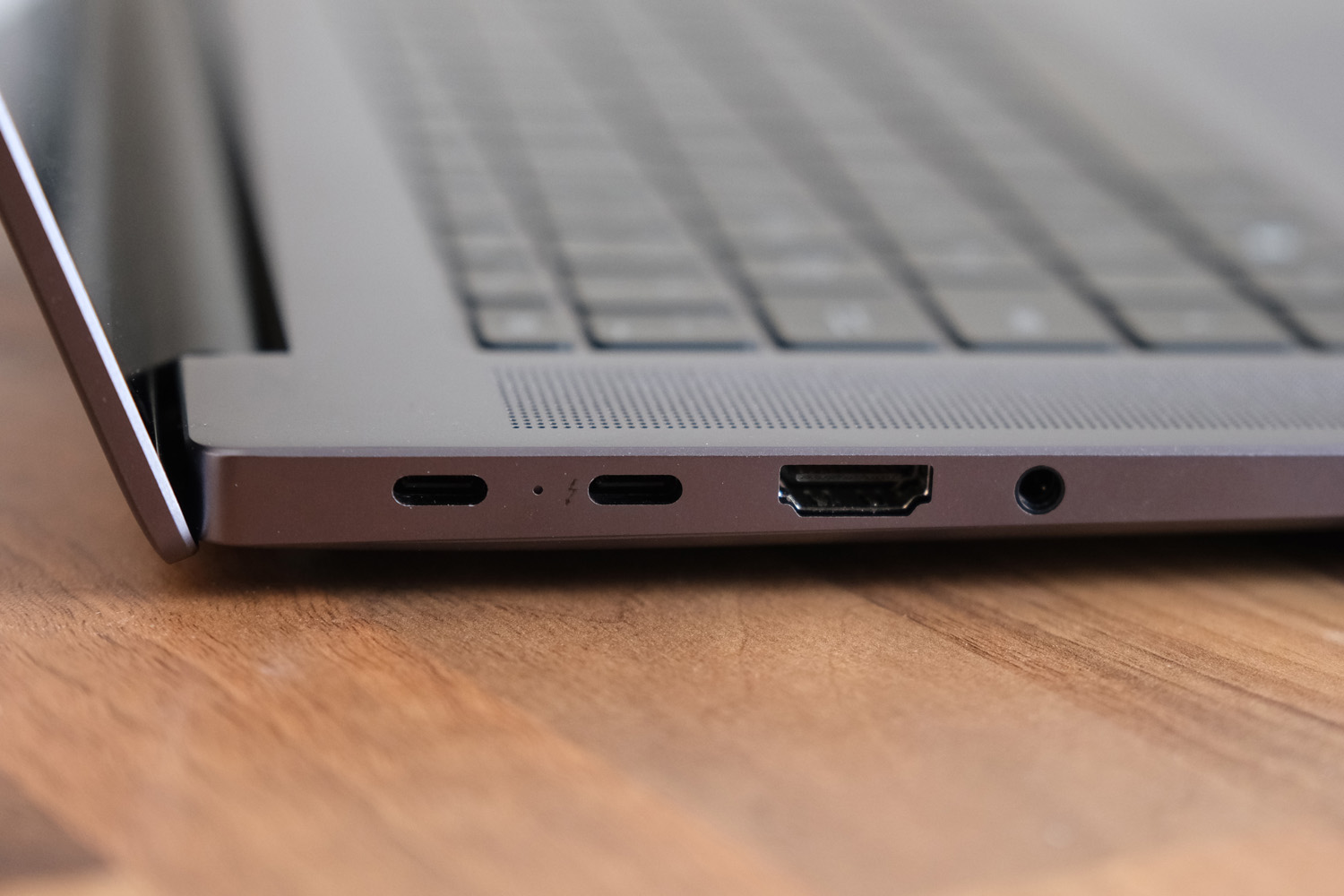 Huawei MateBook 16S thunderbolt ports