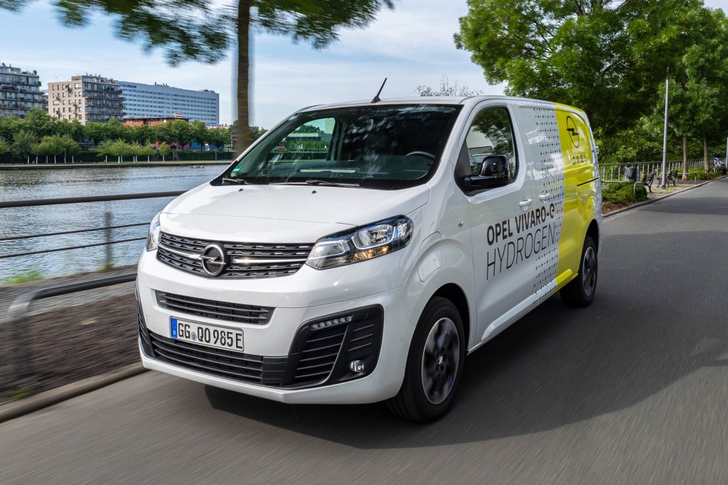 Opel-Vivaro-e-hydrogen-van-driven-on-road