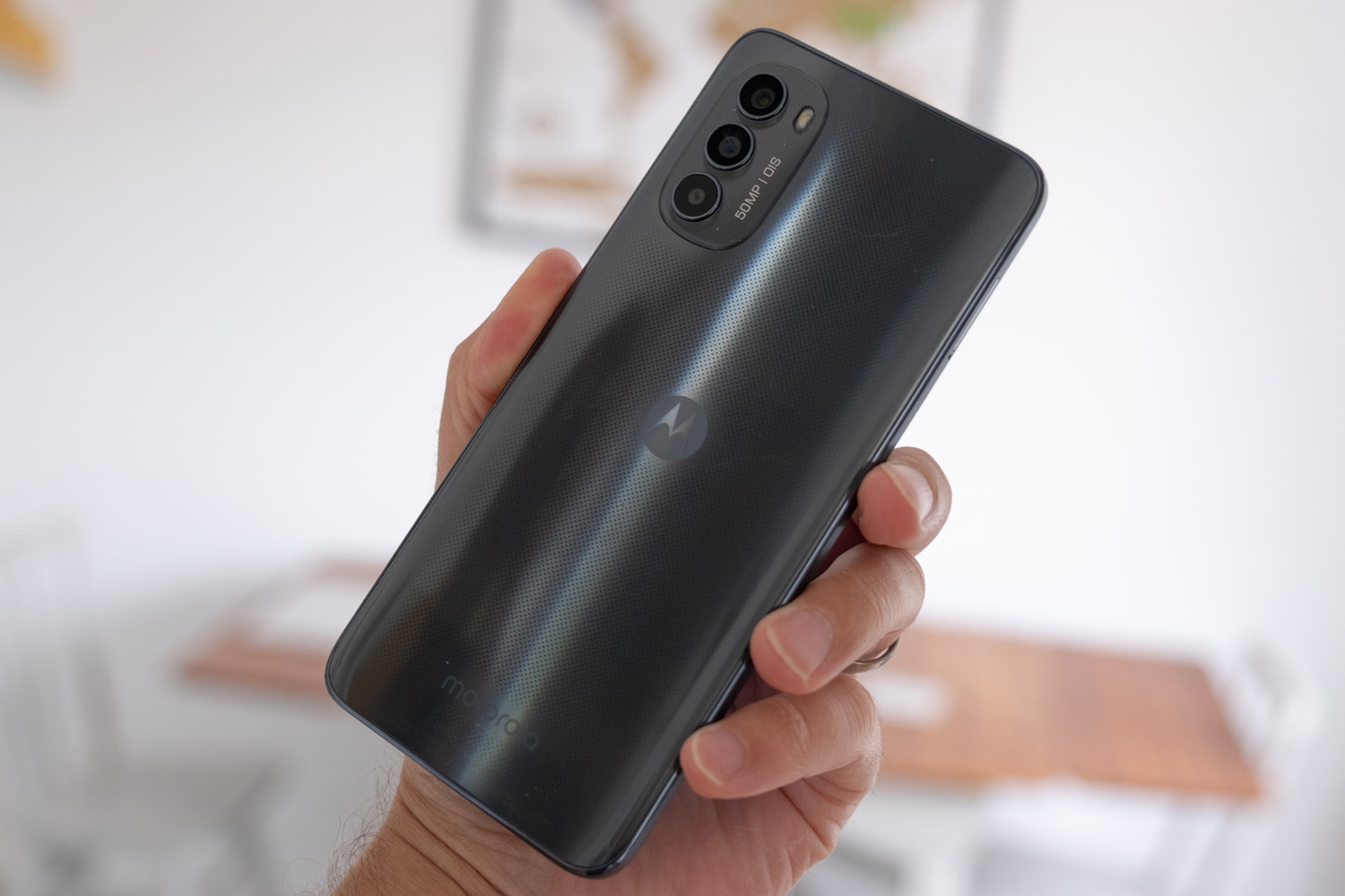 Motorola Moto G82 review in hand rear