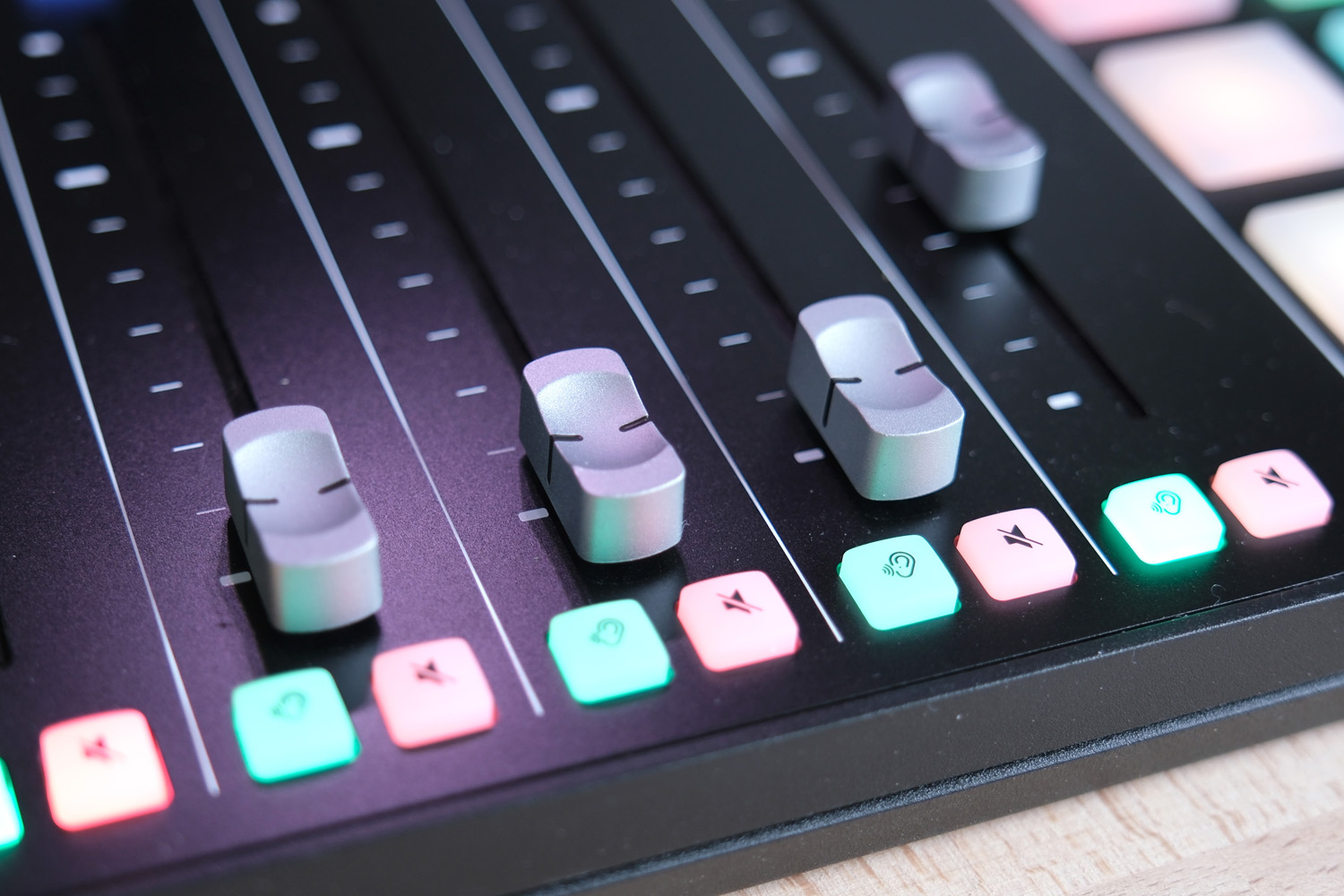Rode Rodecaster Pro II faders