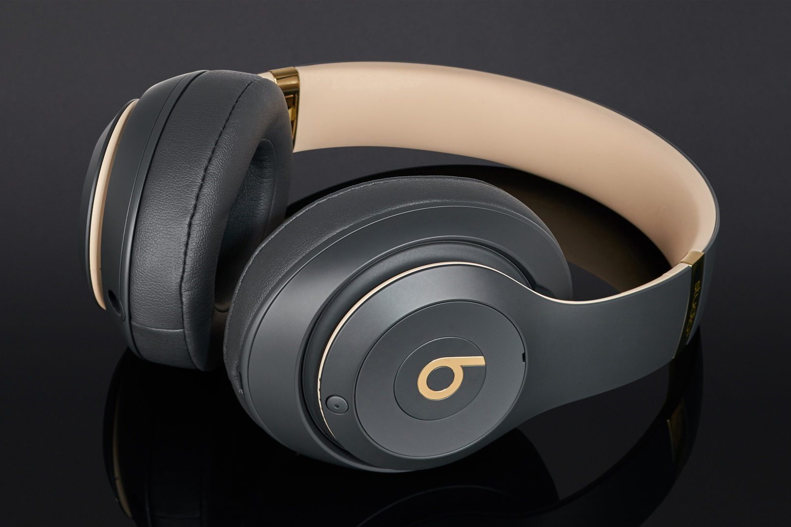 Beats Studio3 wireless headphones 50 