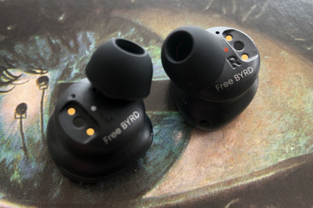 Beyerdynamic Free Byrd review buds charging pins