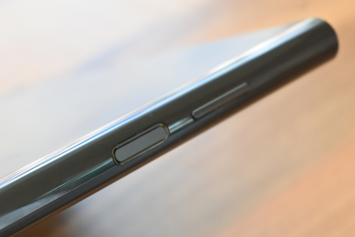 Huawei Mate Xs 2 review fingerprint sensor