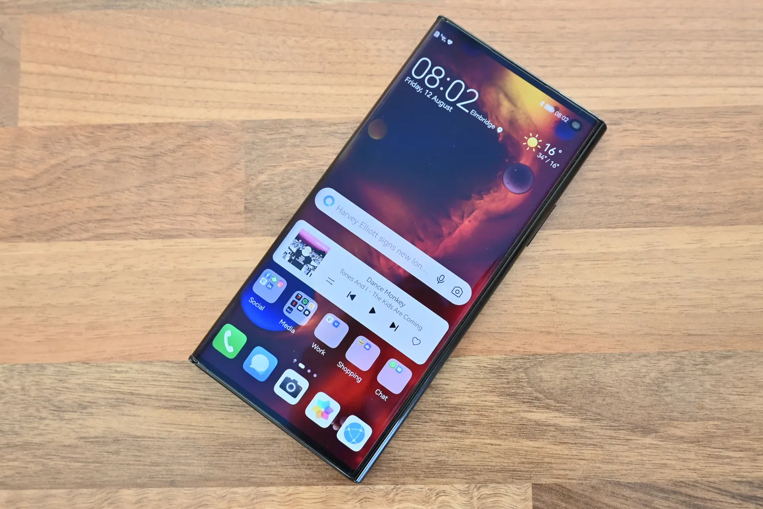 Huawei Mate Xs 2 review folded front