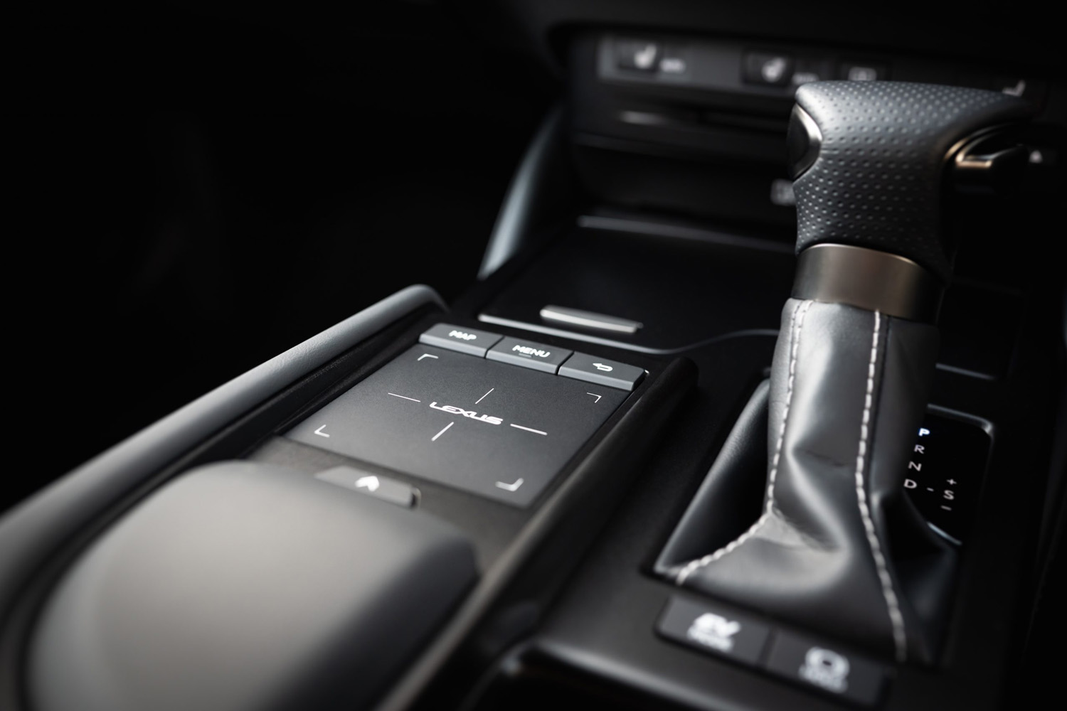 Lexus ES300h review Stuff touchpad