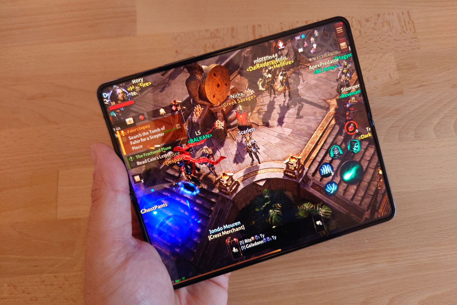 Samsung Galaxy Z Fold 4 gaming