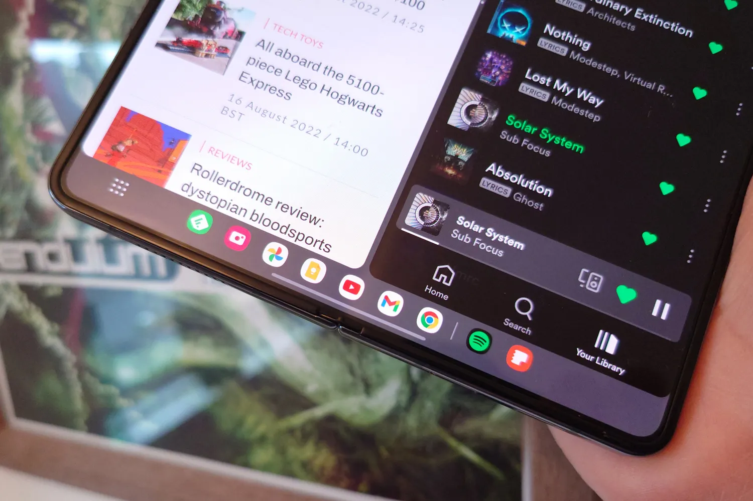 Samsung Galaxy Z Fold 4 taskbar