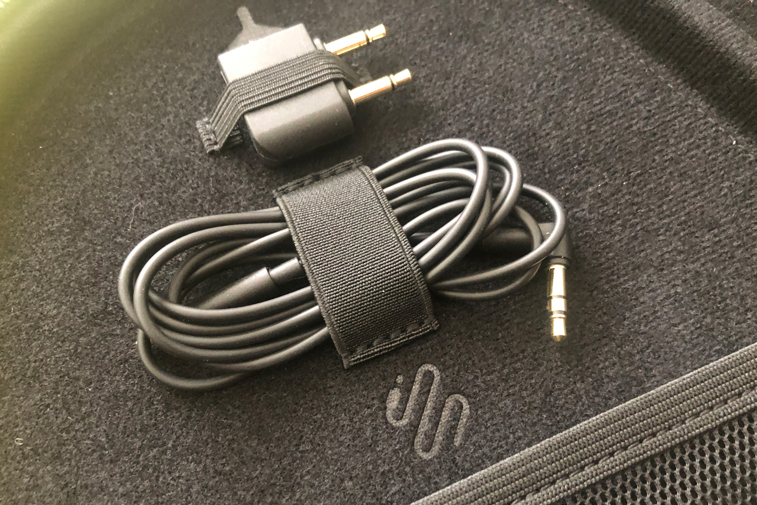 Sennheiser Momentum 4 headphones audio cable