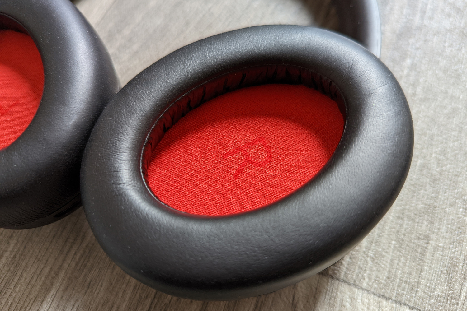 1More Sonoflow review ear cups