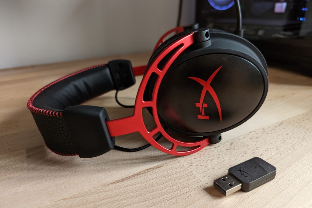 HyperX Cloud Alpha Wireless keeps it simple for a great gaming headset