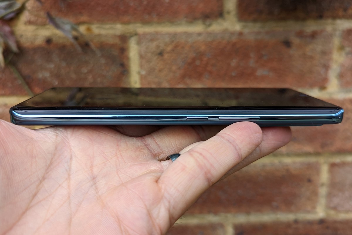 Vivo V25 Pro review: colourful creator | Stuff