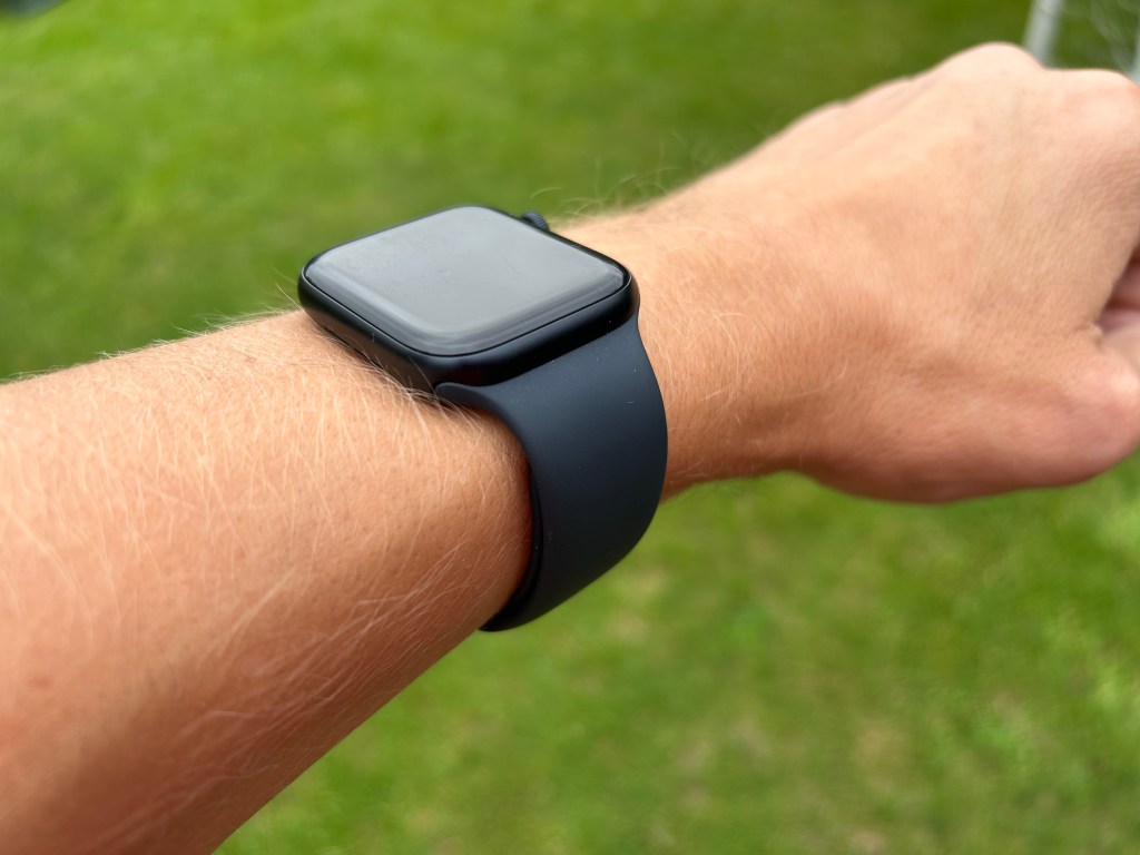 Apple Watch SE (2nd Gen, 2022) review: the best fit for most | Stuff