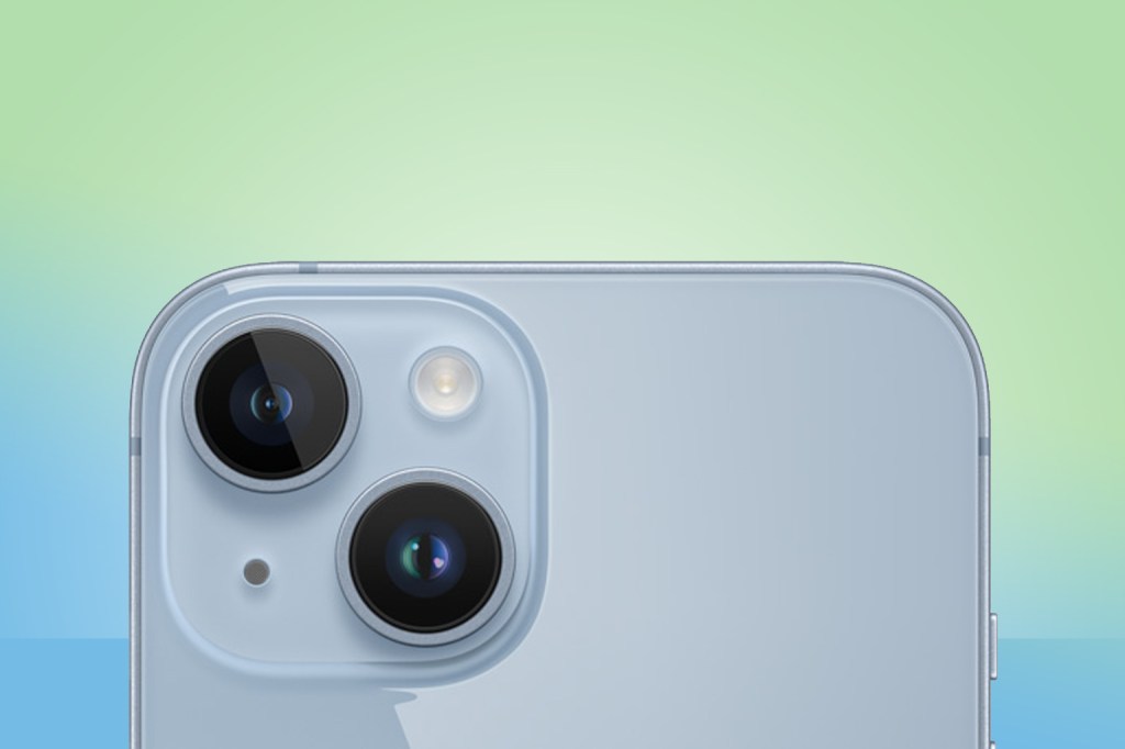 iPhone 14 vs Galaxy S22 Apple camera