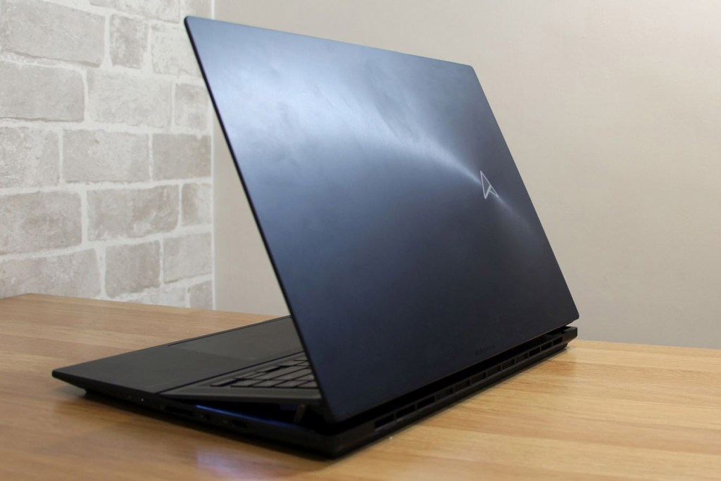 Asus Zenbook Pro 16X OLED Cover