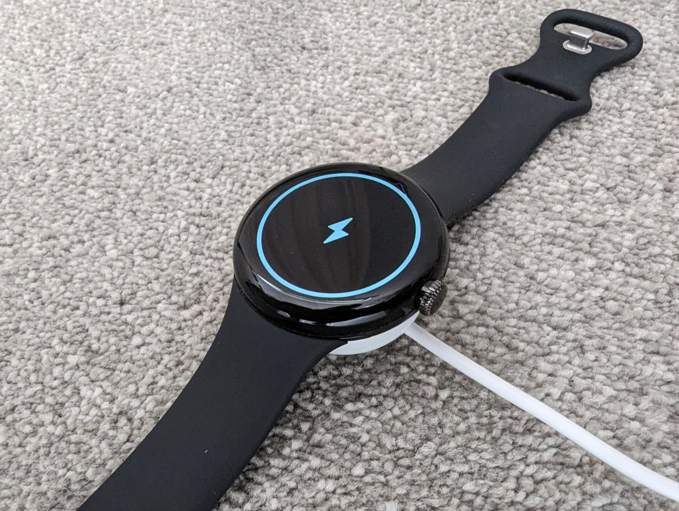 Charging the Google Pixel 1 Watch