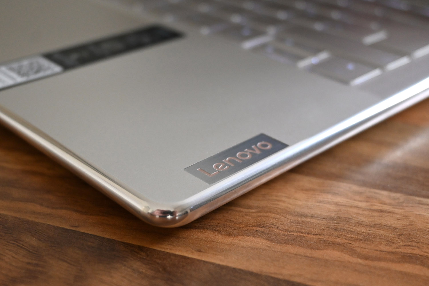 Lenovo Yoga Slim 9i rounded corners