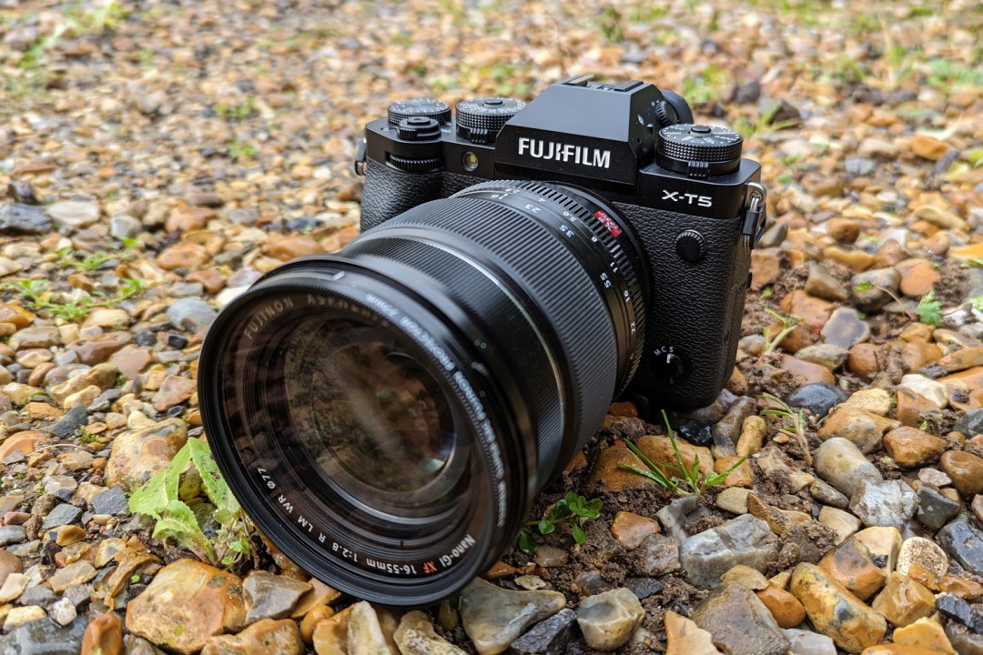 Fujifilm X-T5 review lead