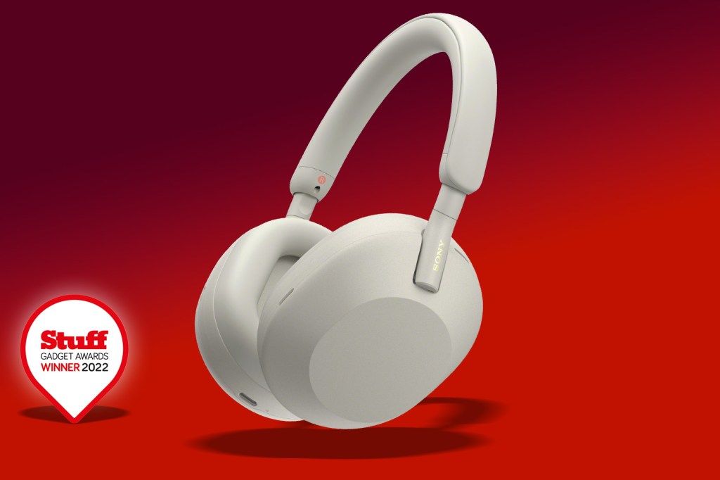 Sony XM5 winner over-ear headphones 2022