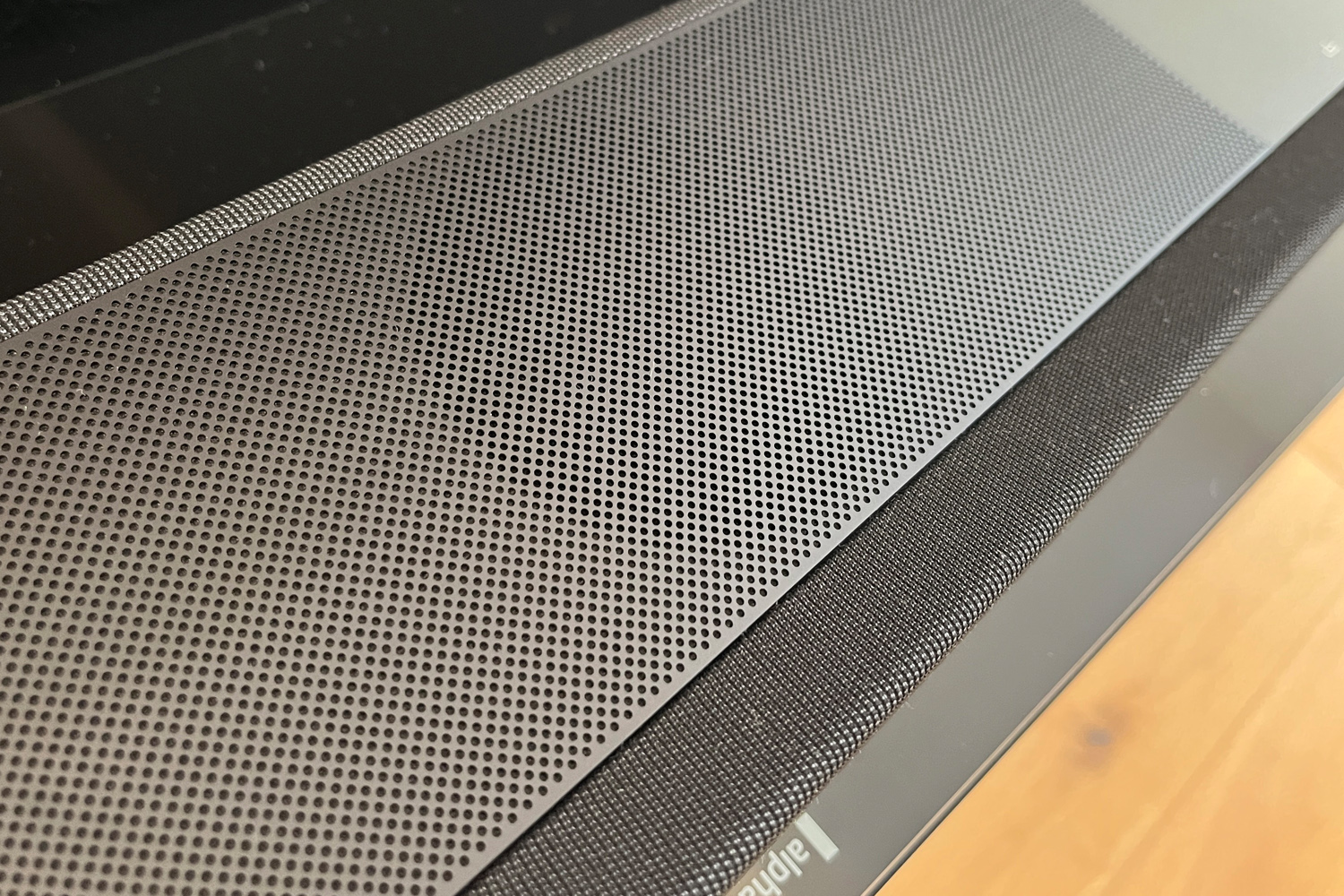 Sennheiser Ambeo Plus review top grille