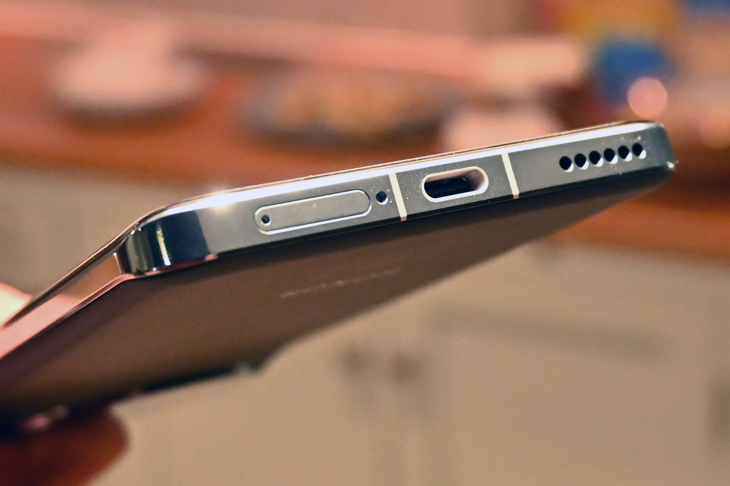 Honor Magic 5 Pro hands-on USB-C port