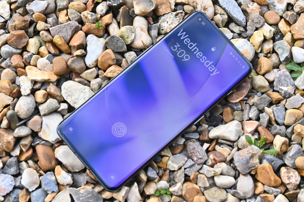 OnePlus 11 review gravel lockscreen