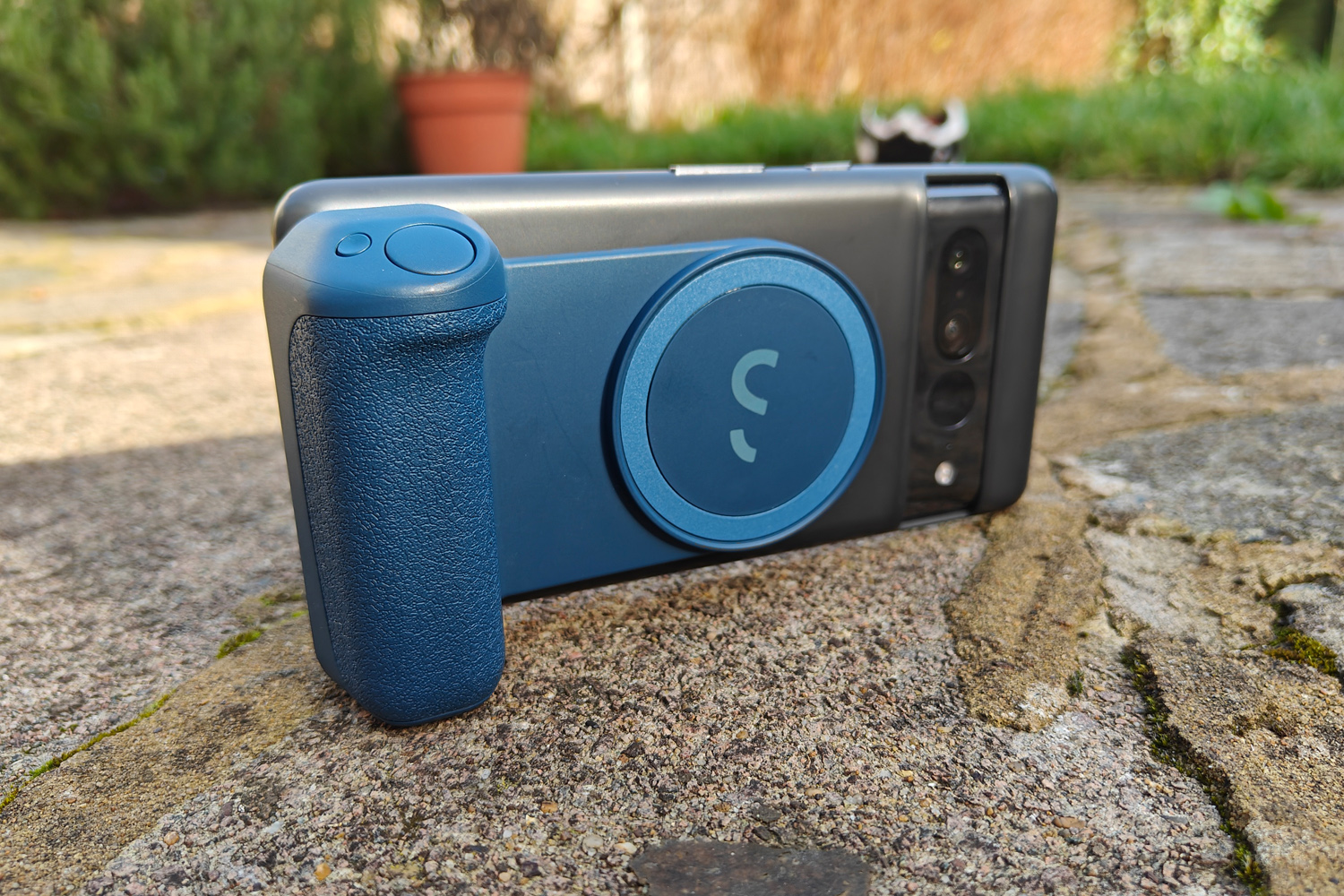 Shiftcam ProGrip - The Ultimate Battery Grip for Mobile Phones