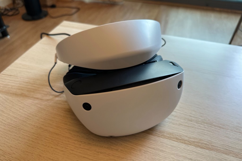 Nathie on X: Here's a first look at the PlayStation VR2 box! Photos by: / X