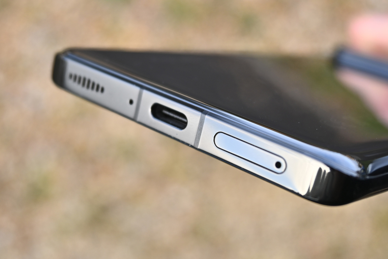 Xiaomi 13 Pro review USB-C port