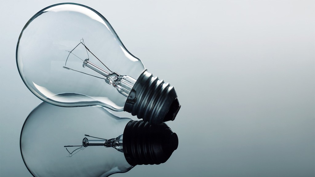 Spiral light bulb, Credit: Giorgio Manenti on Unsplash