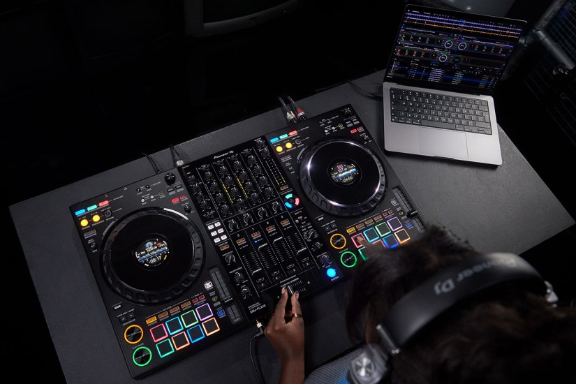 Apple Music just beat Spotify with this DJ-friendly new feature