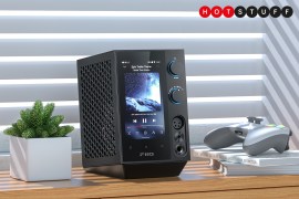 FiiO R7 squeezes high-end music streaming into a shelf-friendly box
